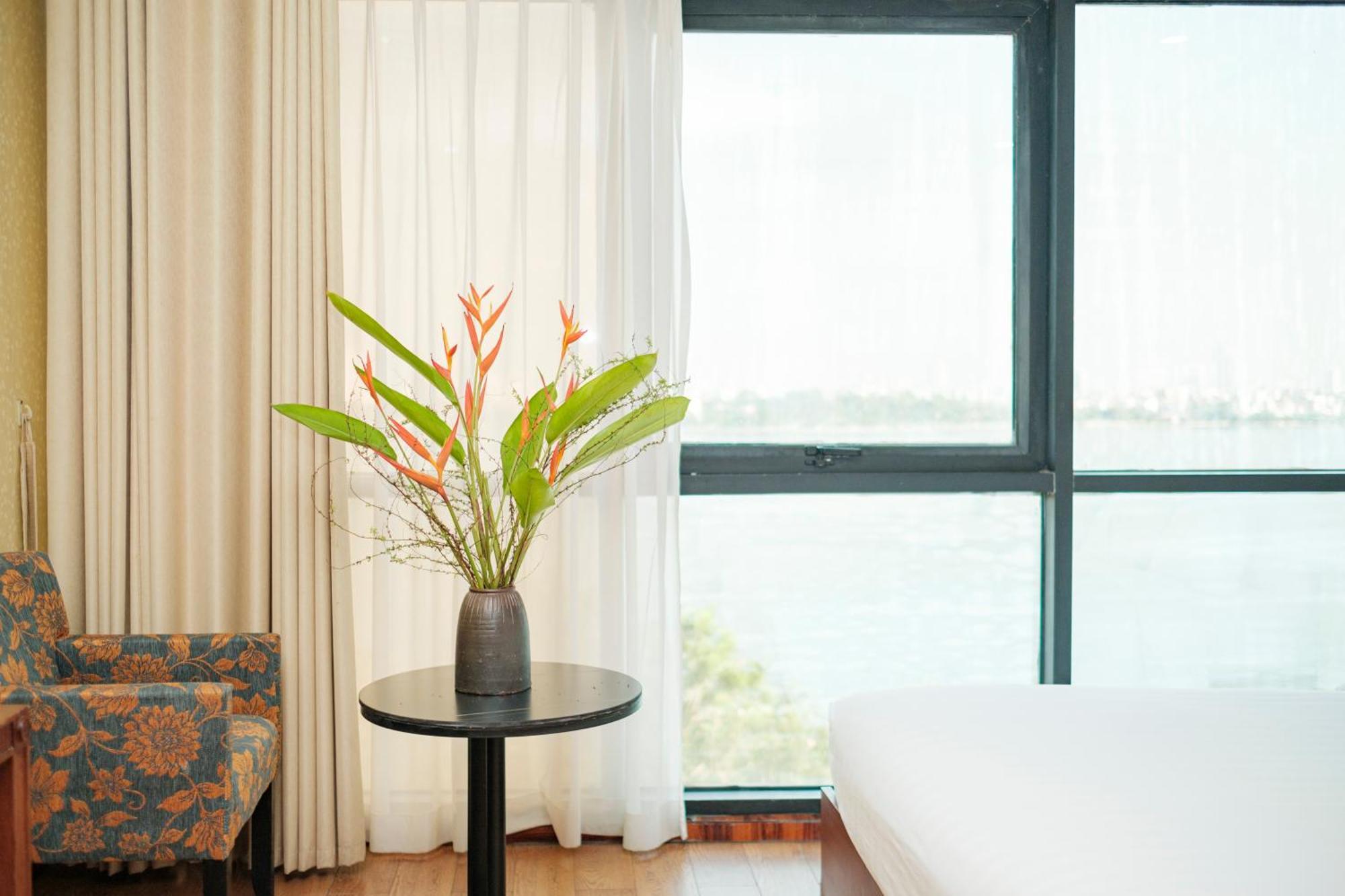 Sunset Westlake Hanoi Hotel Екстер'єр фото