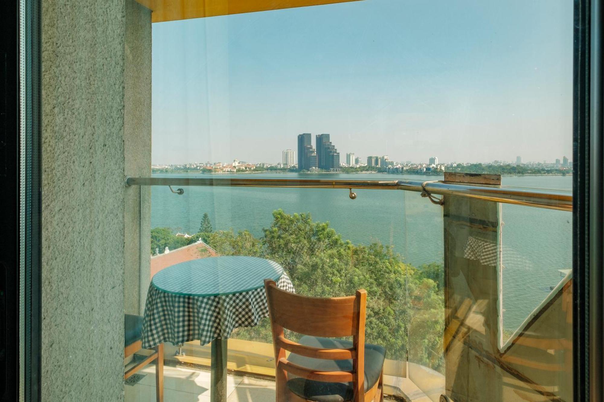Sunset Westlake Hanoi Hotel Екстер'єр фото