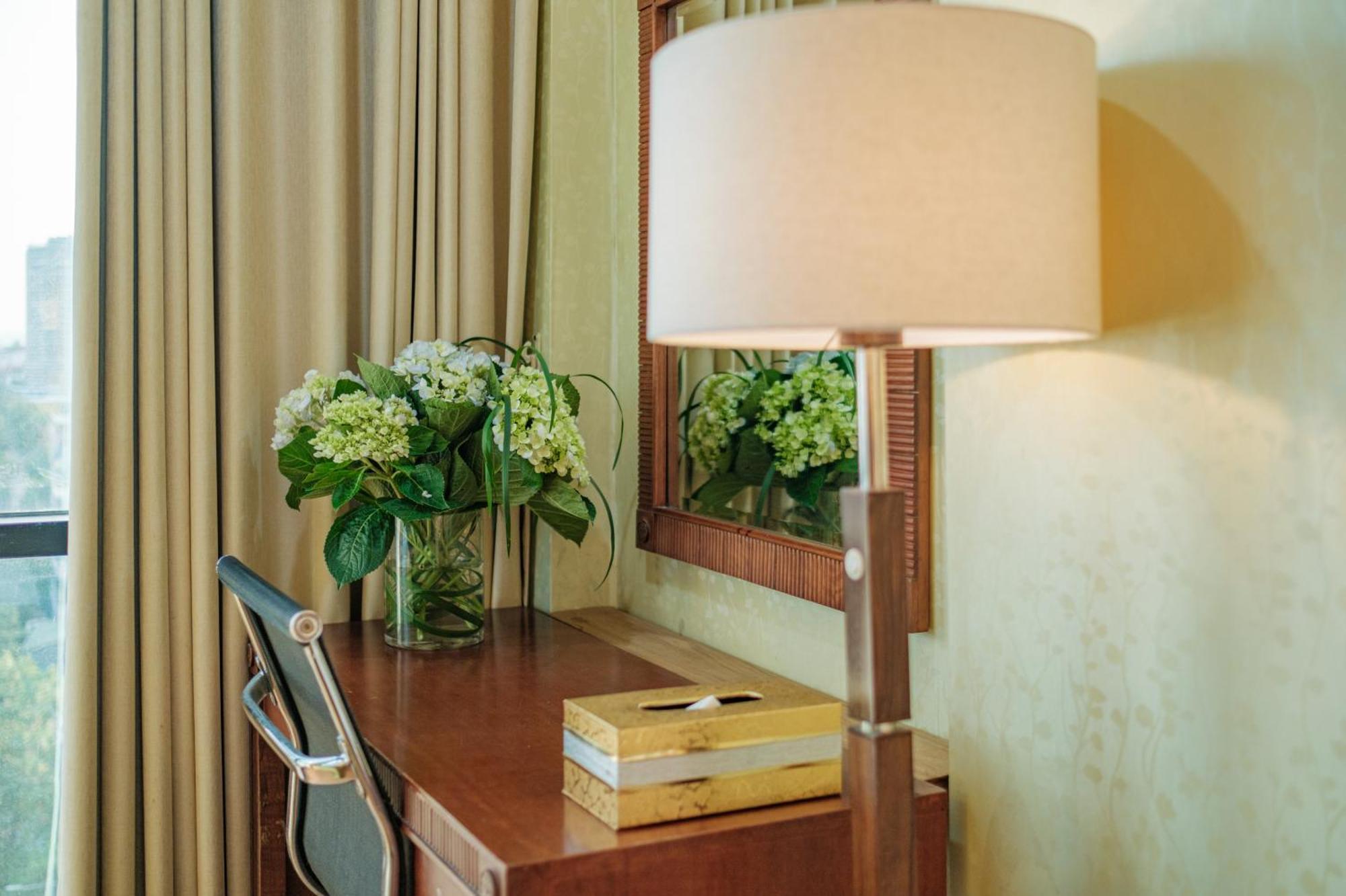 Sunset Westlake Hanoi Hotel Екстер'єр фото