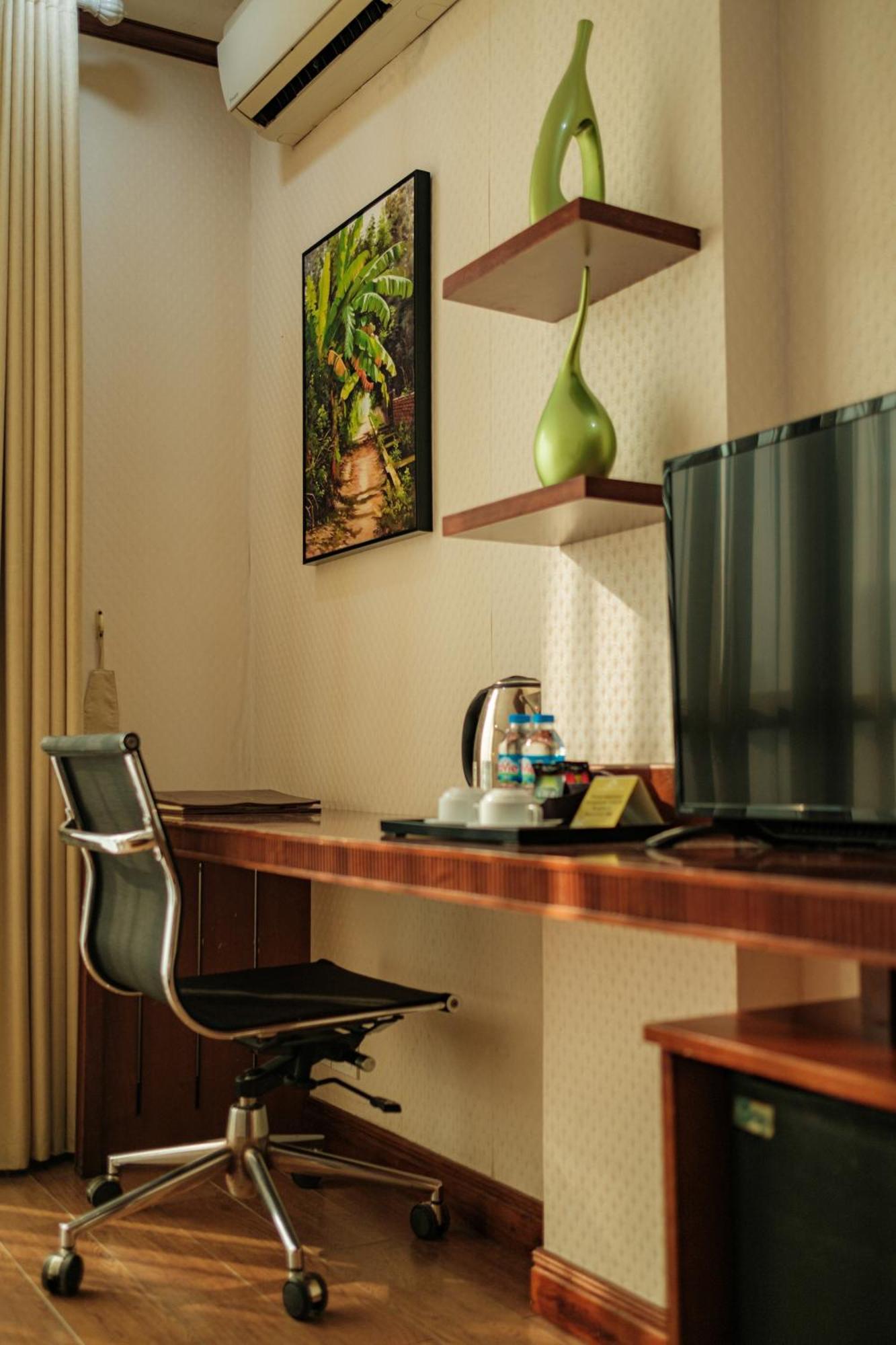 Sunset Westlake Hanoi Hotel Екстер'єр фото