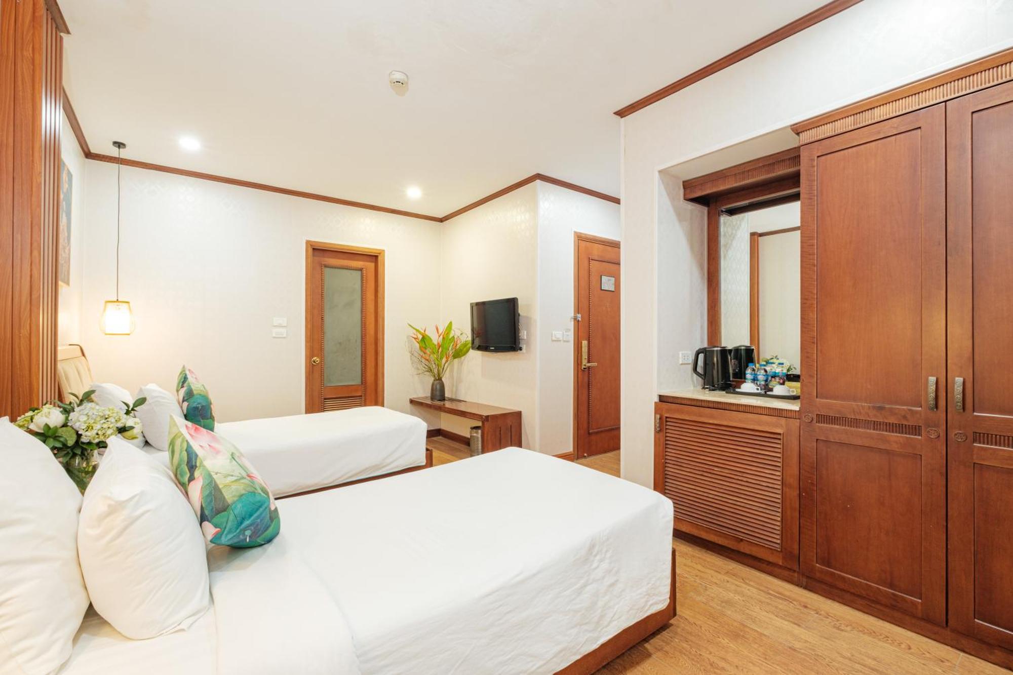 Sunset Westlake Hanoi Hotel Екстер'єр фото
